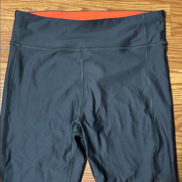 Under Armour Heatgear Dark Gray and Bright Orange Cropped Leggings - Picture 3 of 4